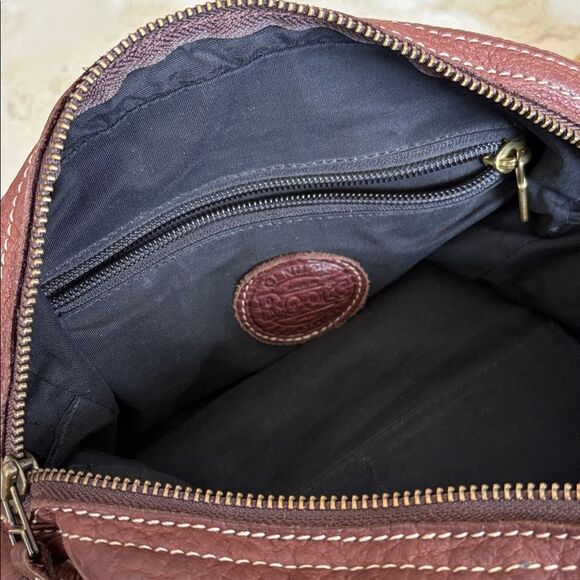 Roots Leather Vintage Crossbody Bag - Picture 15 of 16
